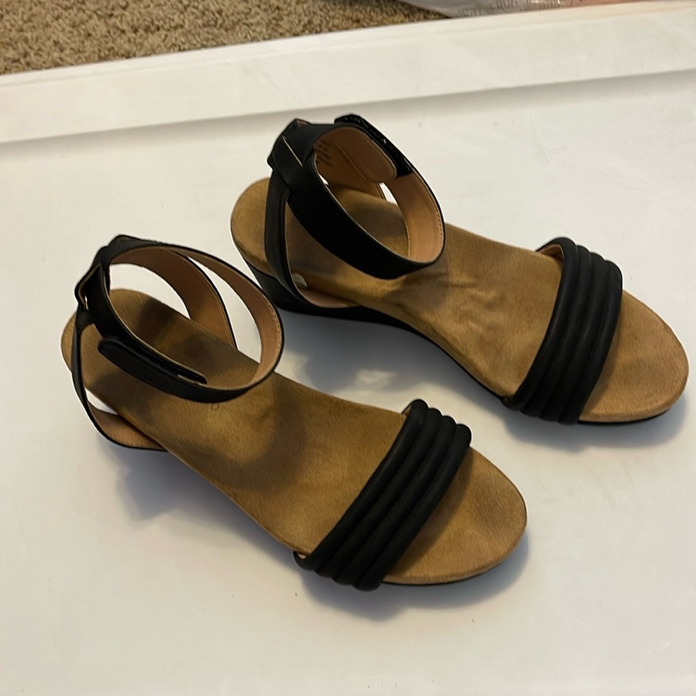 Lucky brand black strap wedge sandals
